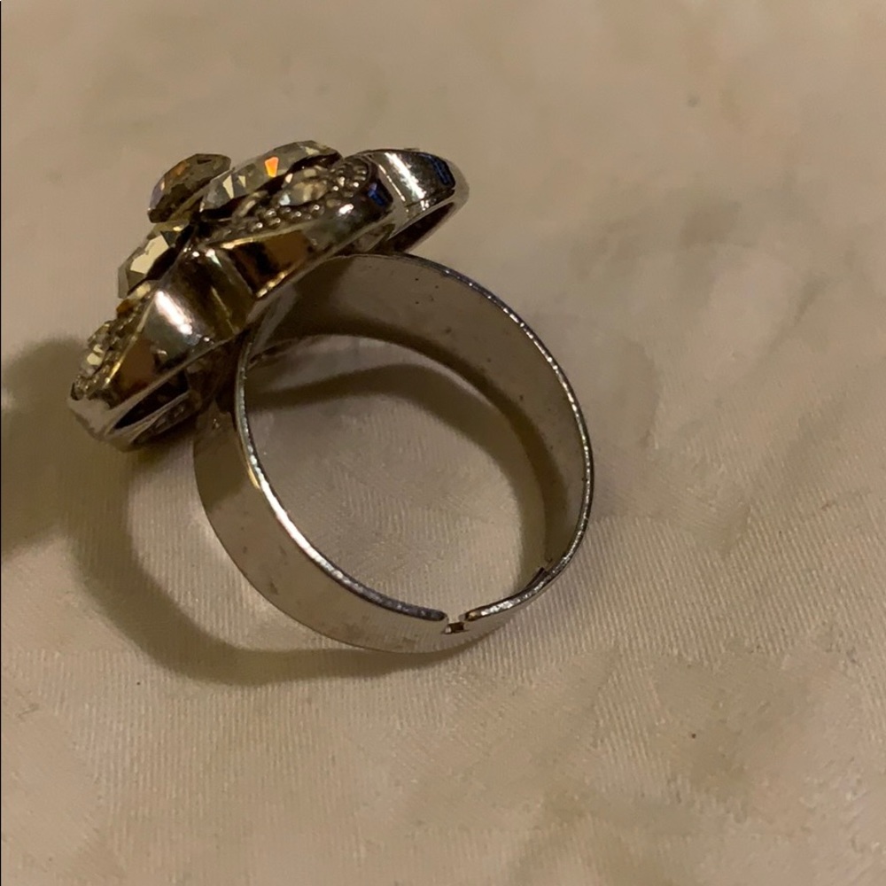 Ring - Picture 2 of 3